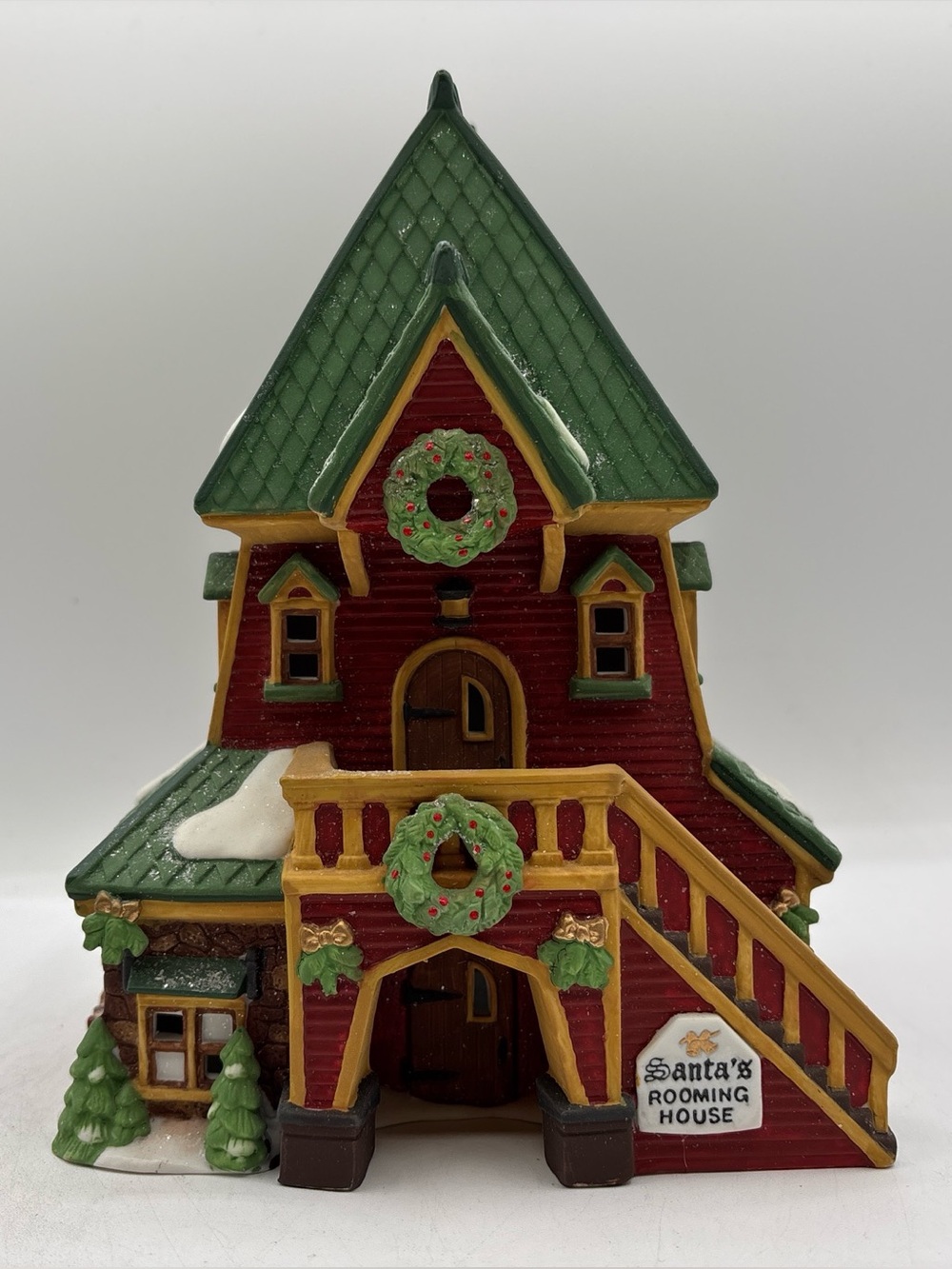Department 56 1995 Vintage HVC North Pole Series Santa’s Rooming House 56386 EUC